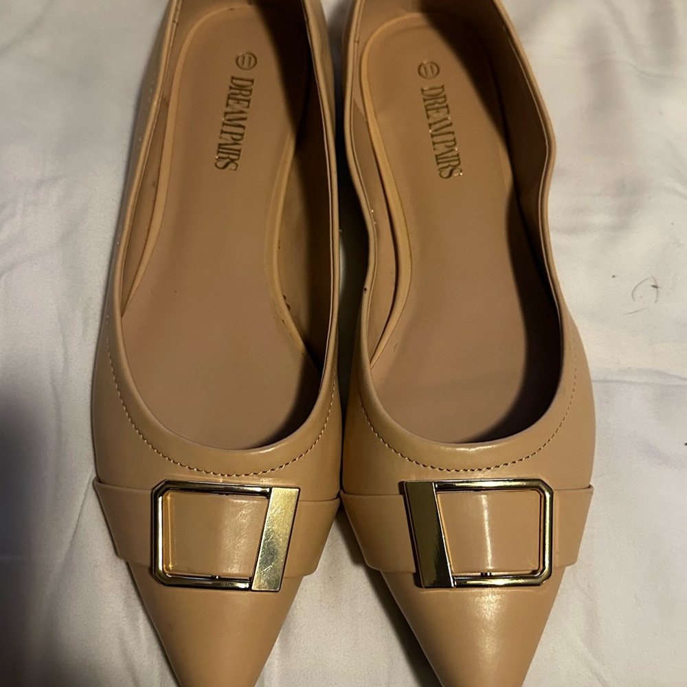 Dream Pairs Women's Cream Flats with Gold Accent